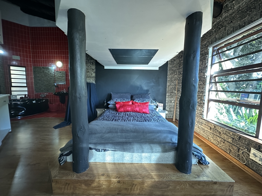 4 Bedroom Property for Sale in Sedgefield Central Western Cape